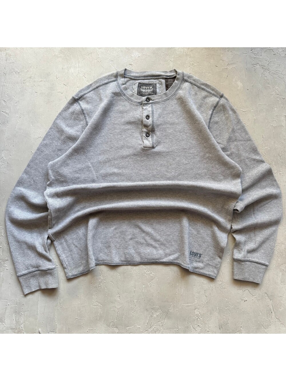 Vintage 2000s Levi's Grey Boxy Cropped Thermal L/S Shirt L